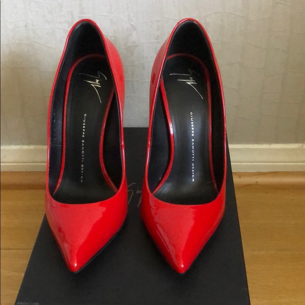Giuseppe Zanotti Red Pumps